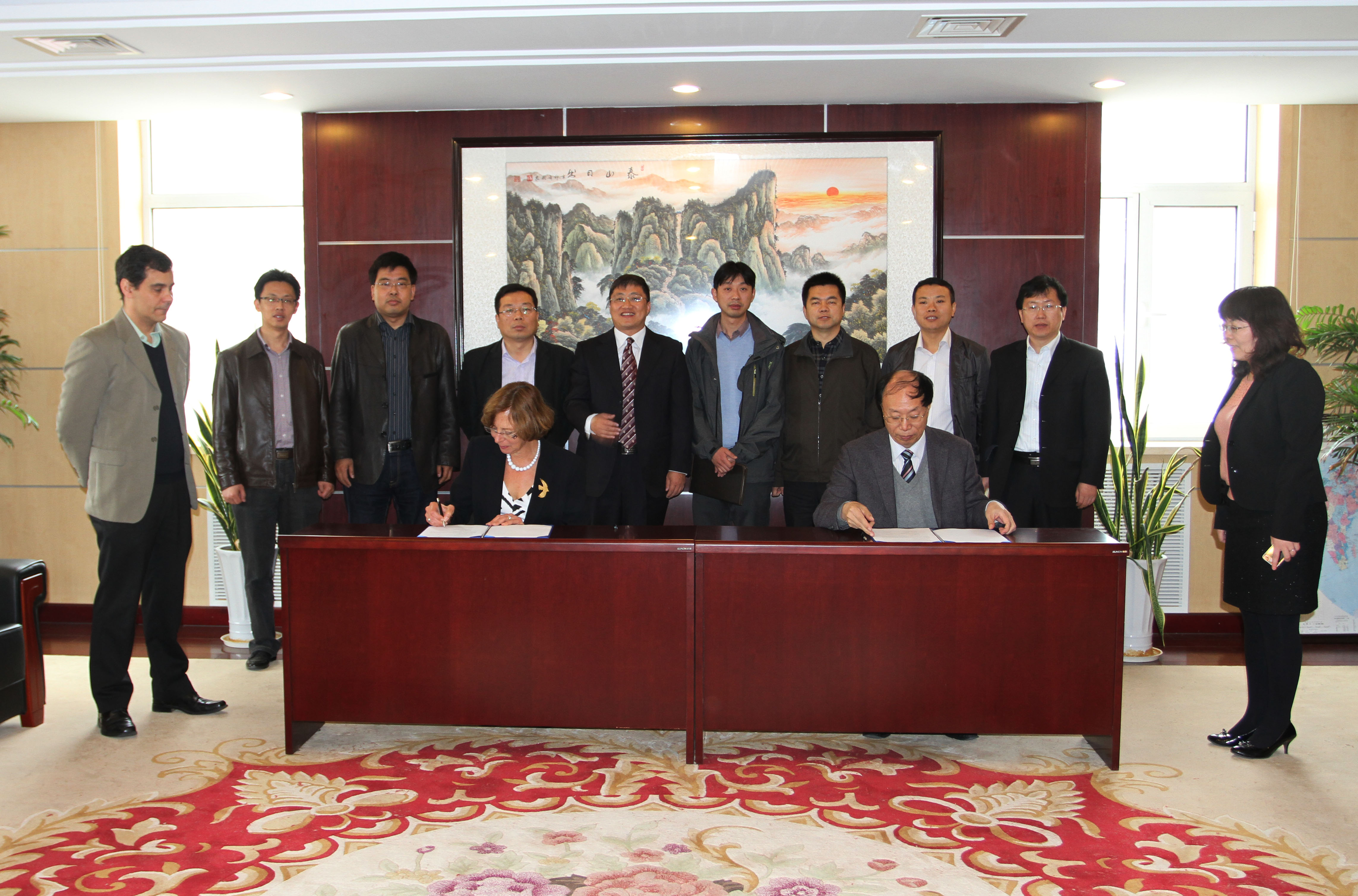 WCRP and FIO-SOA sign